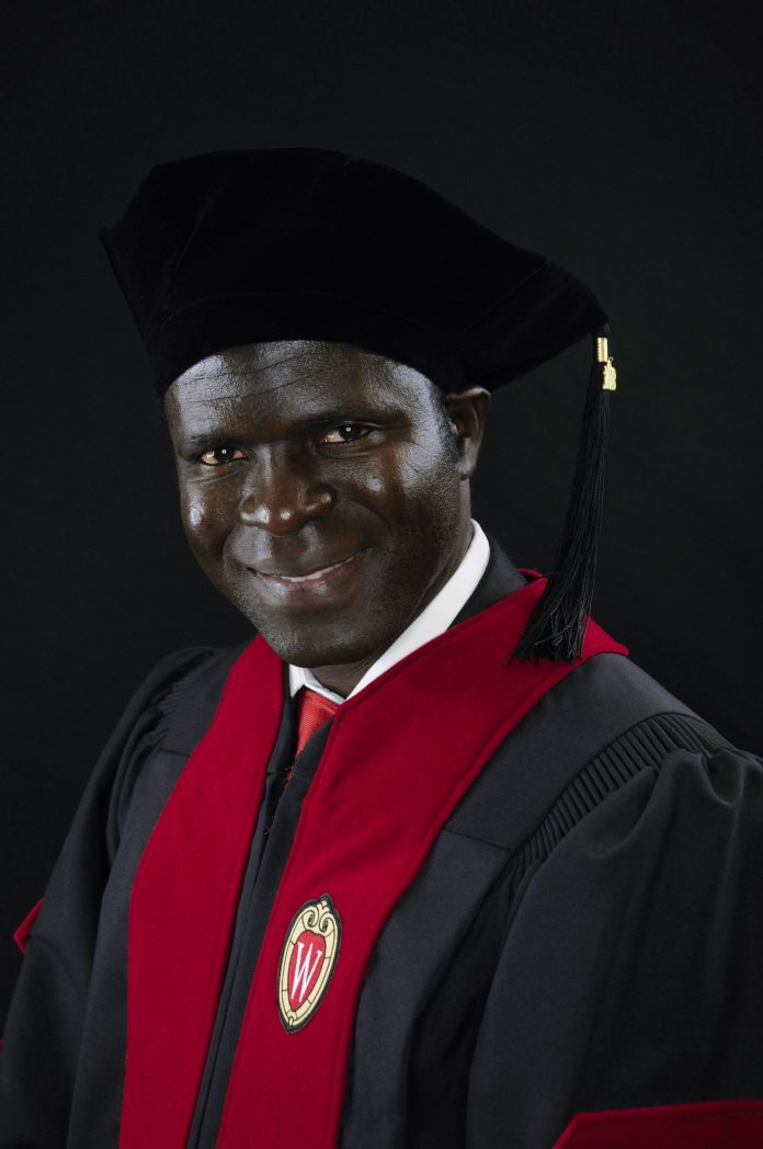 Photo+3-Dr.+Urey-YarkpawoloGraduation+1